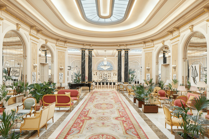 Elegant room at Hotel Exe Cristal Palace
